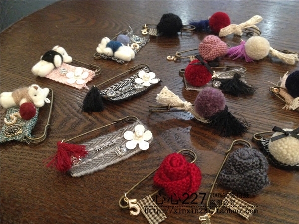 Broche en autre - Ref 1175850 Image 1