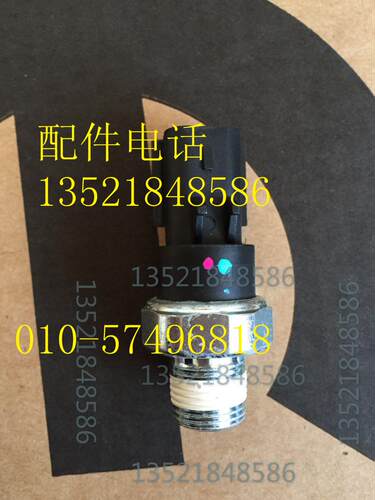 适用于克莱斯勒大捷龙300C酷威漫步者牧马人机油压力传感器感应器
