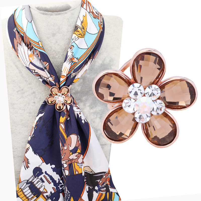 Broche femme YA BAO en Zircon diamant - Ref 1171783 Image 1