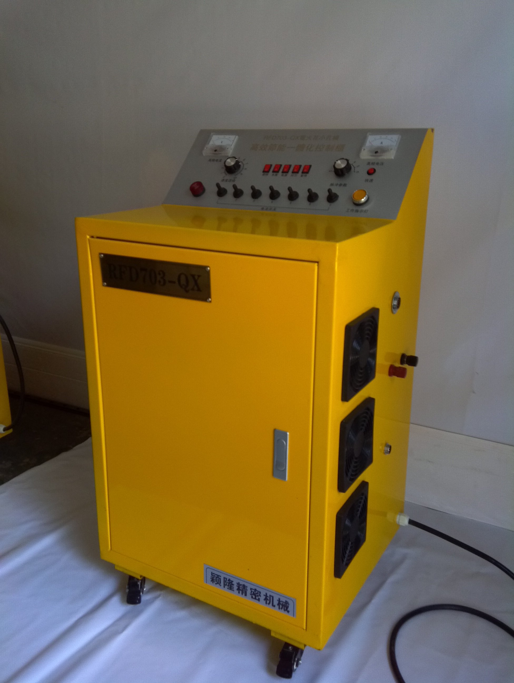 高速电火花穿孔机小孔细孔微孔放电机控制柜改装用