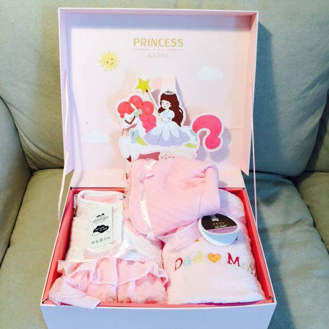 Coffret cadeau pour nouveau-né - Ref 1976822 Image 1