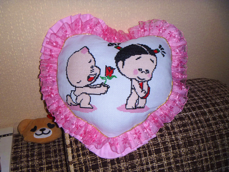 心形靠枕小破孩十字绣清仓特价