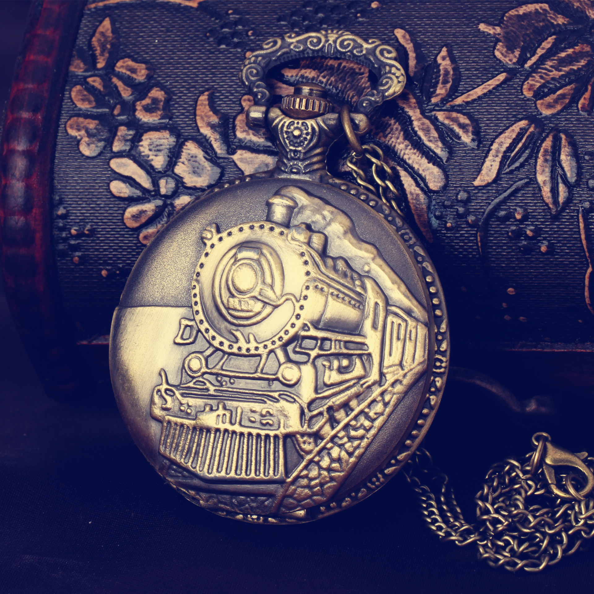 大号英伦火车头石英怀表 毛衣链怀旧怀表8163