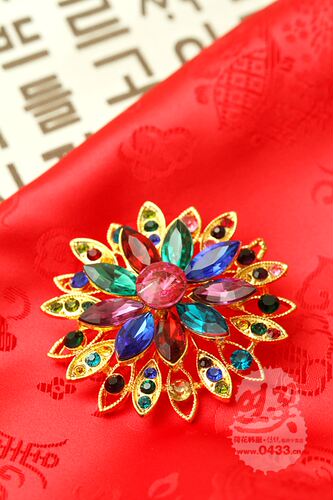 高档合金水钻百搭风胸花