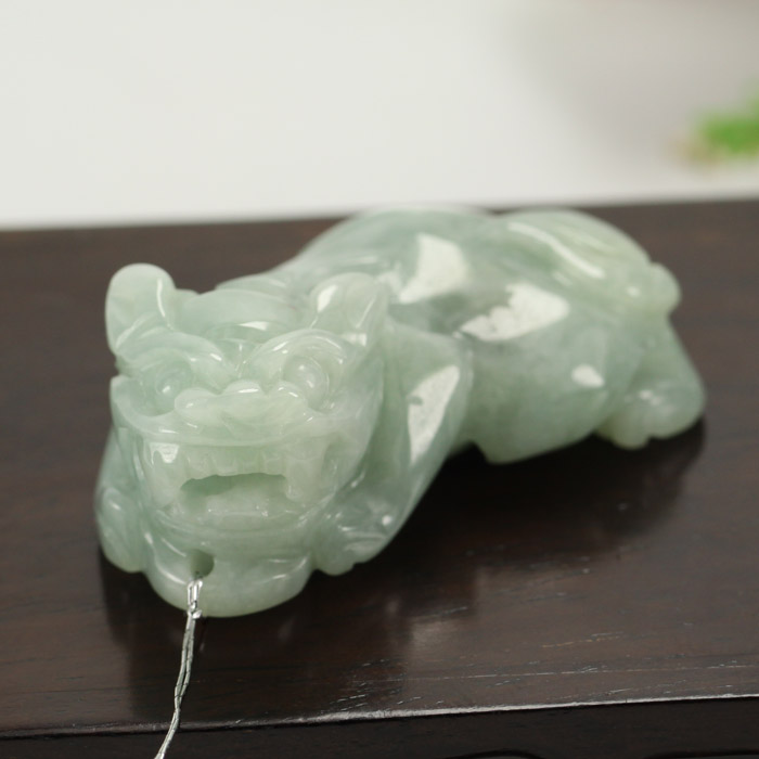 手工雕刻天然缅甸翡翠A货浅绿色 貔貅挂件吊坠带证书