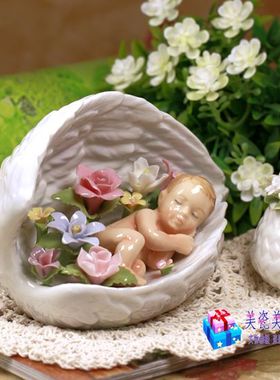 cosmos新生儿天使翅膀中的摆件