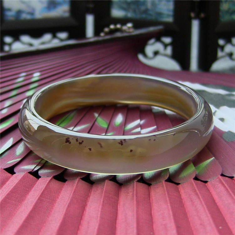 天然巴西红玛瑙手镯/加厚不加宽/原色无优化/俏色玉髓/水润通透