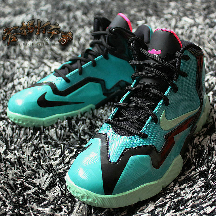 零捌 LEBRON XI PS LBJ11南海岸 詹姆斯篮球鞋 大童鞋 621713-303