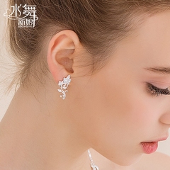 Beauty is just too Japanese and Korean brides earrings zircon flower Stud Earrings silver leaves Europe and America usually available H0322