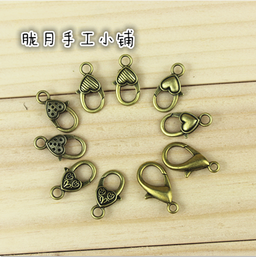 造型精致 非常适合可爱的小包链子用