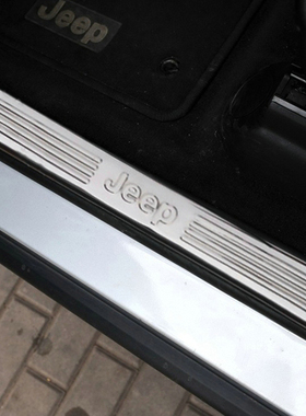 适用于2011-18款JEPP大切诺基不锈钢迎宾踏板 Cherokee内置门槛条