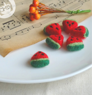 【植物园】AFTERFLY原创可爱萌软羊毛毡西瓜耳钉 防尘塞