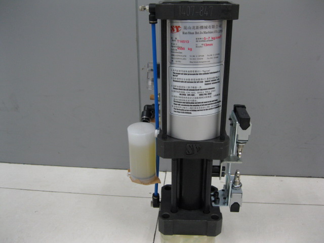 加工中心主轴昆山北钜打刀缸 3.5T4.5T6T 汽液增压器松刀气缸