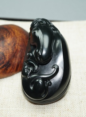 黑碧玉马上封侯籽料