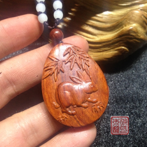 印度小叶紫檀兔子木牌 木兔吊坠 挂坠 红木项链 兔子牌子 檀木