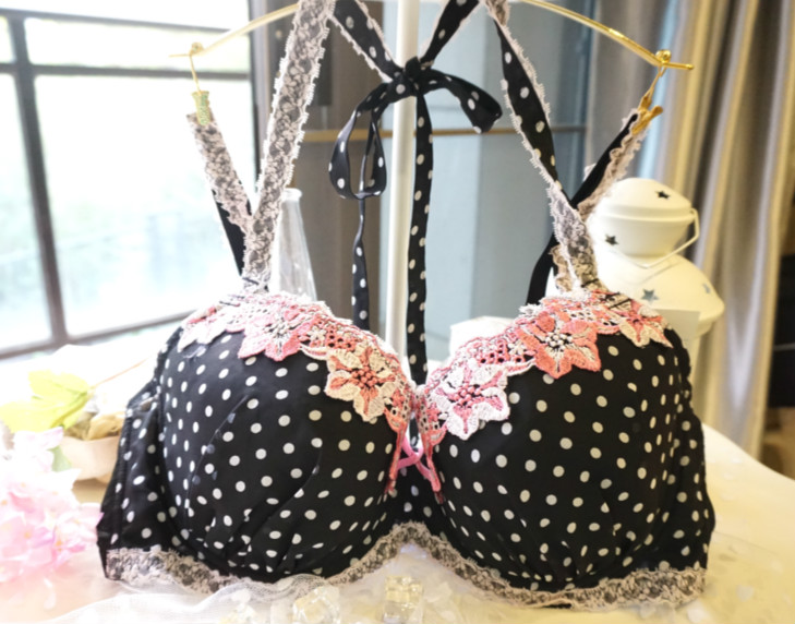 日系波点花朵刺绣大罩文胸85d85e90b90e95b95c95e100g100e105e