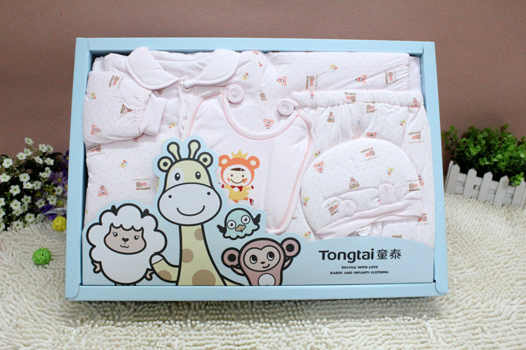 Coffret cadeau pour nouveau-né - Vêtements + Fournitures - Ref 1956765 Image 1