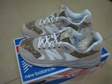 专柜正品NewBalance 男女中性复古休闲运动跑鞋 MRT580CW/OV