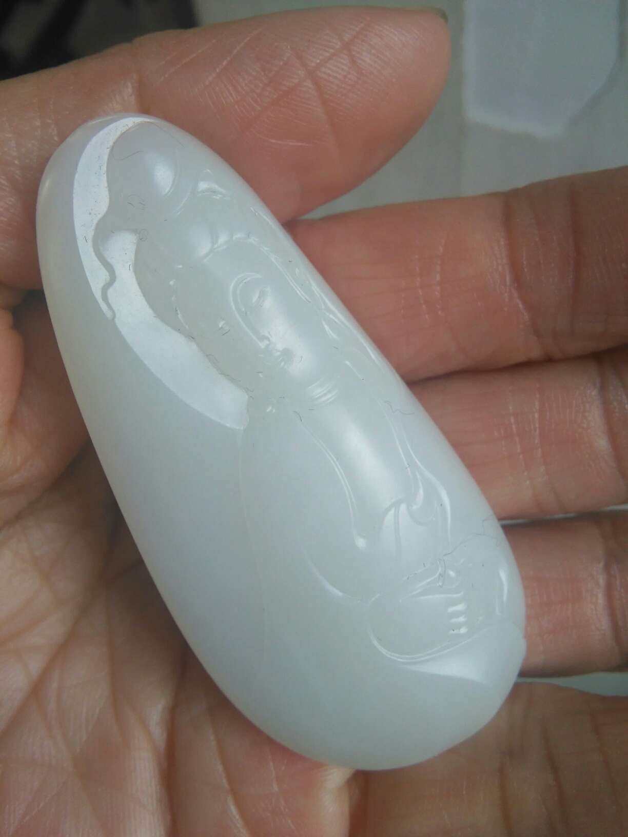 新疆和田玉黑山料羊脂玉莲花观音 正品假一赔十送国检证书