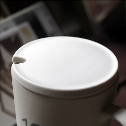 白色亮光亚光马克杯盖 陶瓷杯盖子黑色圆形瓷盖带孔杯盖直径789cm