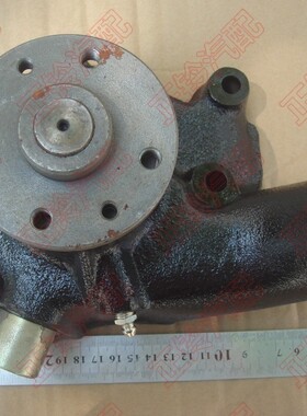 水泵 五十铃配件 货车 FSR113 6BD1 6BG1