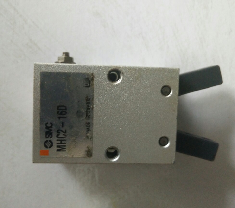 二手日本SMC拇指气缸.MHC2-16D,质量成色好的