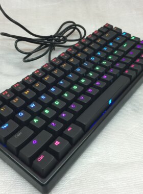 背光游戏青轴机械键盘