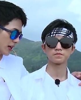 花儿与少年太阳眼镜王俊凯同款