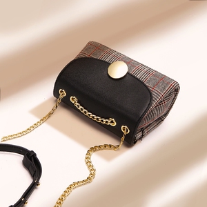 夏天百搭复古格子包