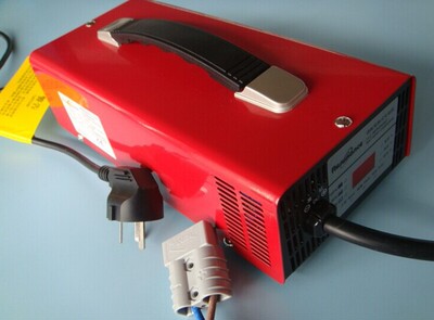 12V24V48V70V15A25A30A45A50A70A中力电瓶叉车洗地车智能充电机