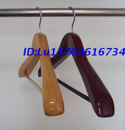 专业定做：五星级酒店宾馆专用 实木 西服衣架  大衣架 衬衣架