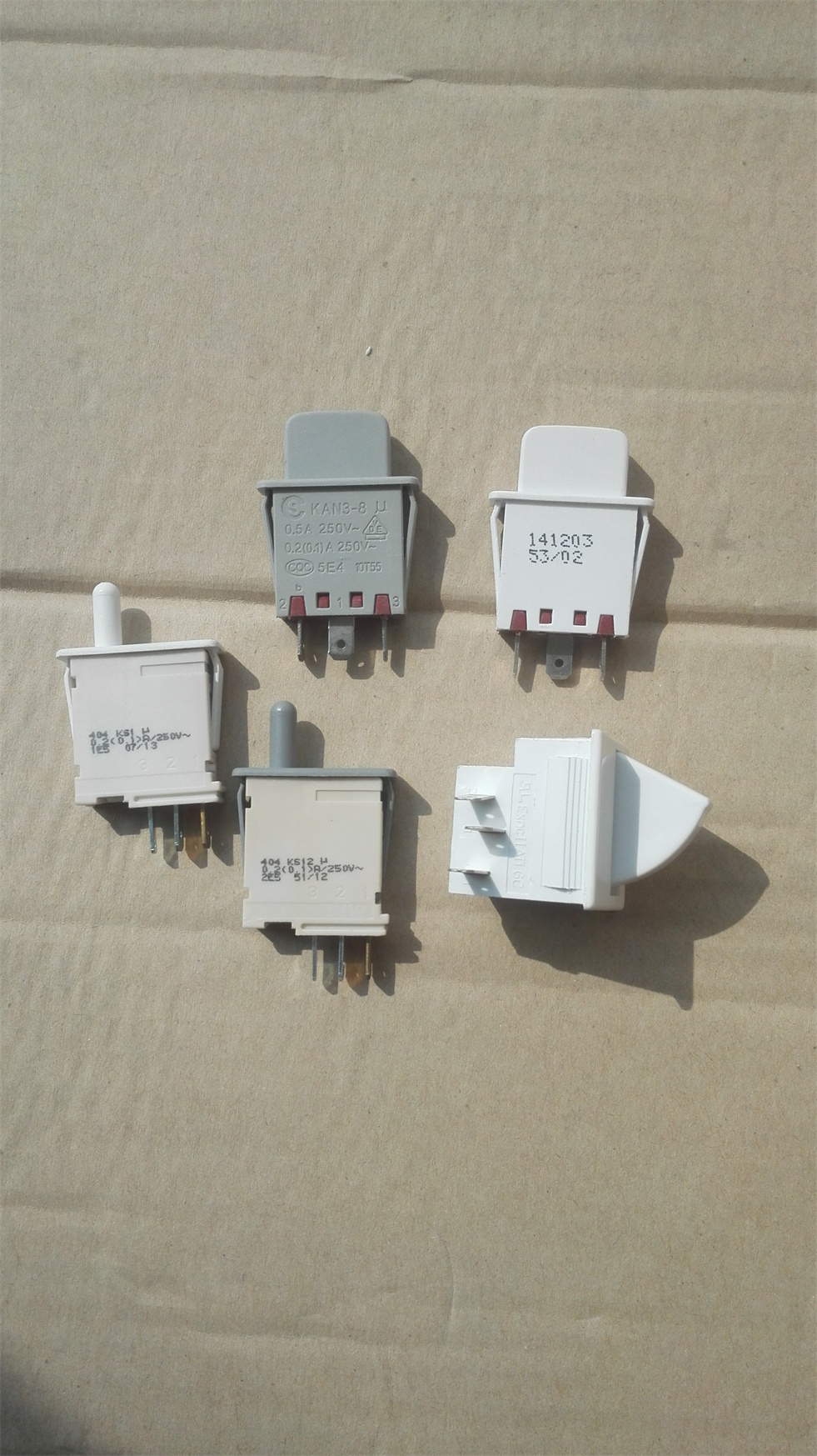 适用于博世西门子冰箱维修配件三门对开门灯开关启动闭合开关现货