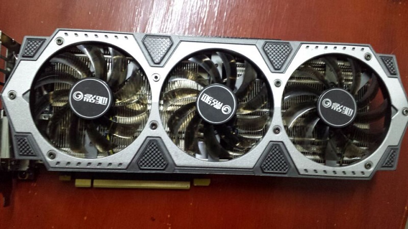 980