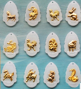 吊坠直销和田玉属相黄金项链