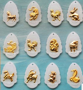 12生肖黄金镶玉吊坠直销和田玉十二生肖属相男女黄金项链兔羊虎龙 - 封面