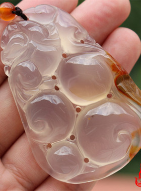 天然冰种俏色玉髓扭转乾坤吊坠