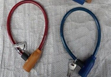 自行车/钢丝锁//自行车锁/电瓶车锁 普通常用塑料头塑芯钢丝车锁 - 实物图