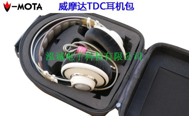 特点：1.产品全部使用环保材料，符合欧洲环保ROHS要求，让您远离重金属的污染，支持环保产品，保护环境，共建美好家园；2.产品为硬壳设计，抗压；奢华高端大气，能有效果保护产品；3.产品表面是防水材料制造，能防水和方便清洁护理（市场上很多布面材质的包包不容易彻底清洁，容易滋生细菌）