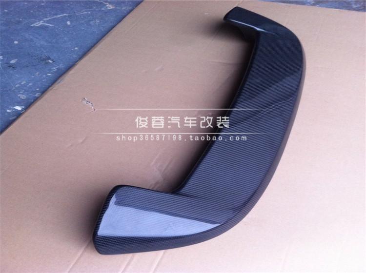 斯巴鲁碳纤维尾翼森林人