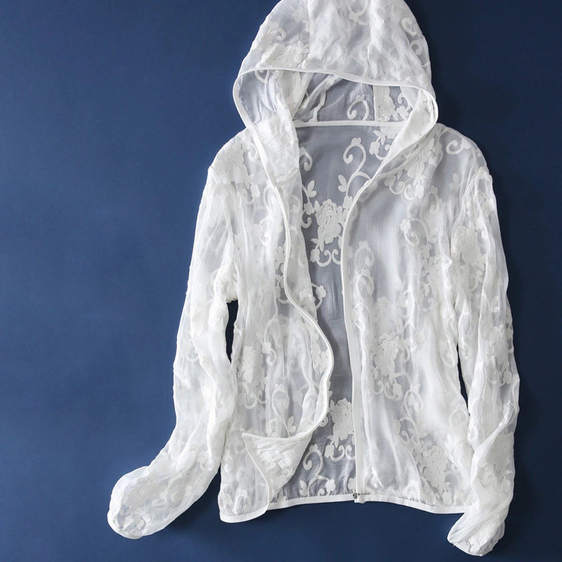 比普通的防曬衣 美太多！輕薄镂空面料立體花朵刺繡連帽外套女 夏在類目 女裝/女士精品, 短外套中 - 來自Buy2taobao.com提供專業的淘寶代購服務