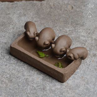 沐合堂小猪喝水槽雕创意手工宜兴段泥四祇猪茶玩茶宠摆件丰衣足食