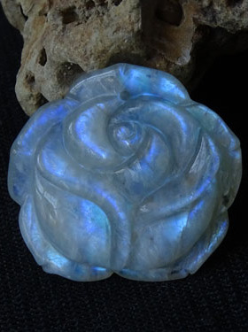 天然项坠蓝光月长石