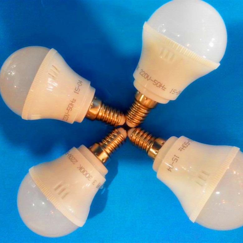 暖光：3000k。白光：6000k。