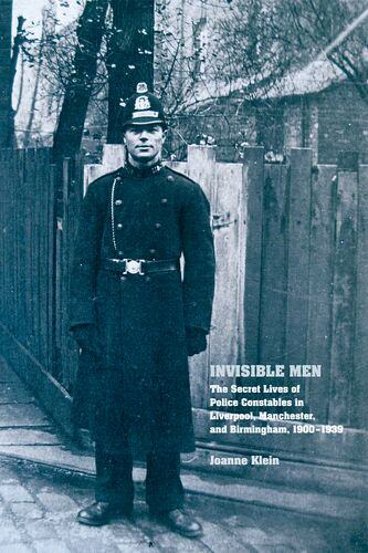 【预售】Invisible Men: The Secret Lives of Police Cons...