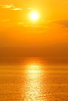 竖版直幅海上日出阳光海报背景图房间墙壁精美好看背胶装饰贴画图