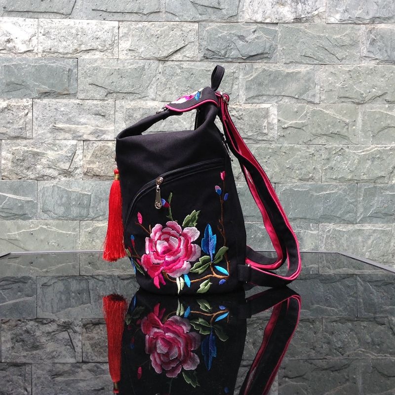 2019新款民族风牡丹绣花包旅行双肩包复古背包刺绣流苏包休闲女包