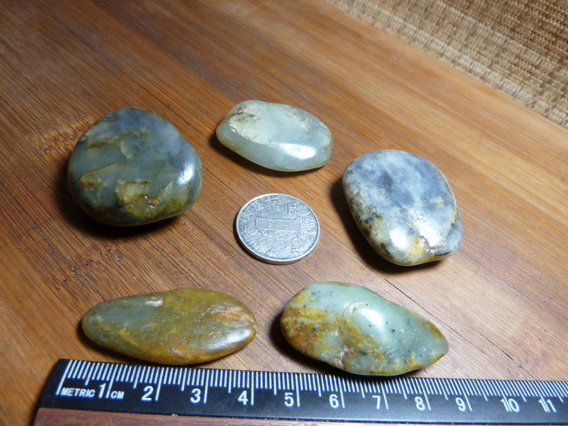 20928新疆和田玉龙喀什河青花玉籽料原石 5颗 4cm左右
