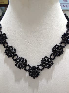 水晶V字形手工串珠项链