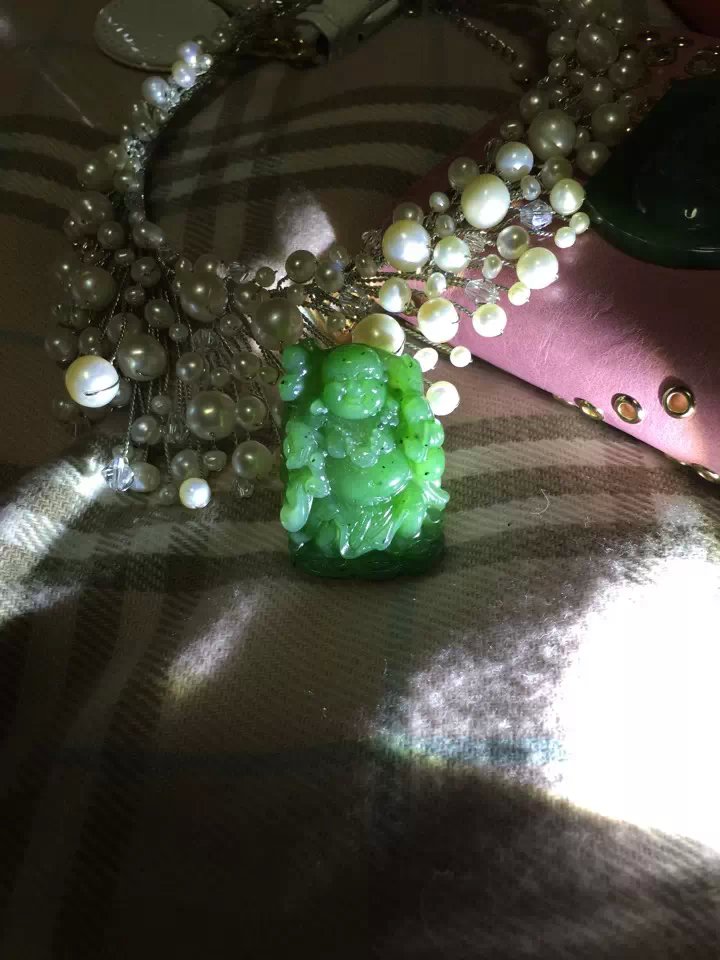 特【37度女神】纯天然~通透润美~~天然俄罗斯碧玉吊坠~菠菜色~