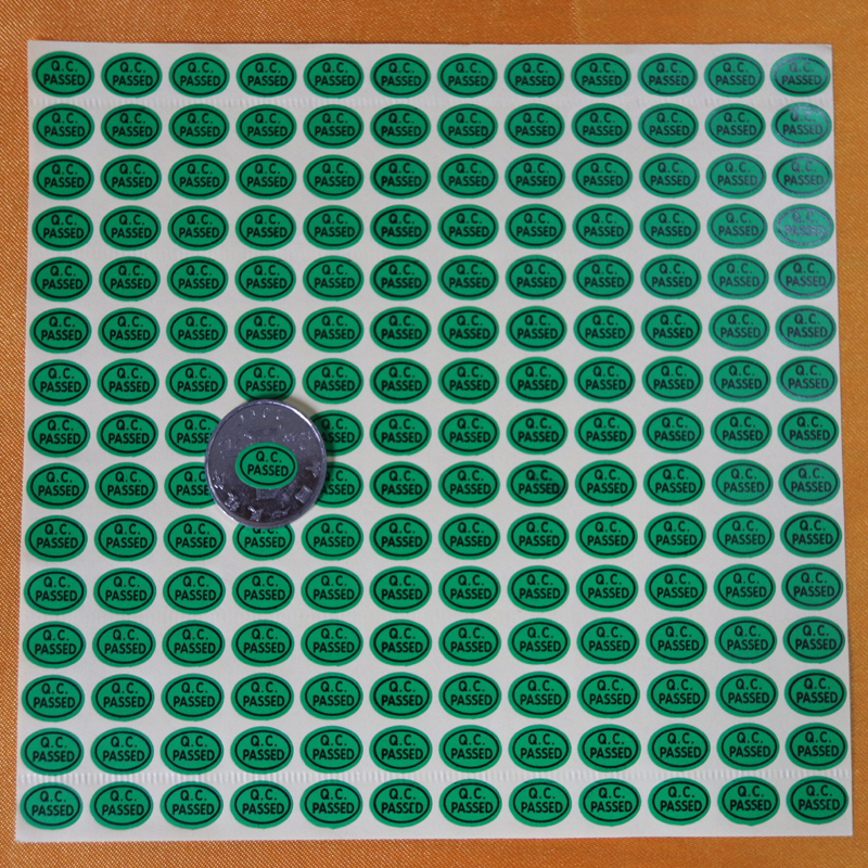 不干胶标签椭圆QCPASSED标签0.9*1.3cm绿底黑字质量认证标30元/万